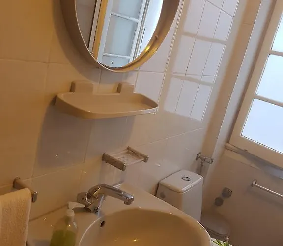 Residencial Central Гостевой дом Калдаш-да-Раинья